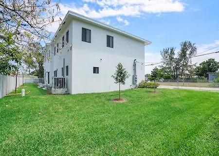 New Townhome Near Wilton/Las Olas/Beach Форт Лодърдейл Екстериор снимка